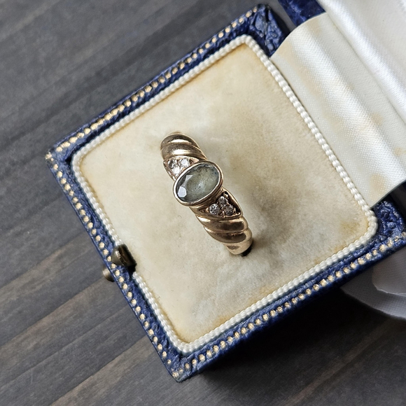 Vintage 10k Gold Ring with Gray Stone and Diamonds, Size 5 - Picture 2 of 4